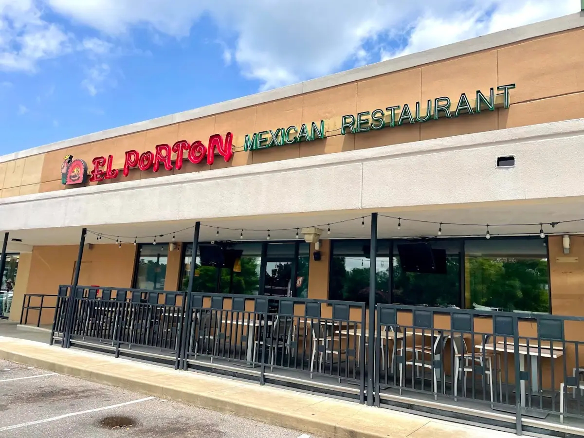 El Porton Poplar Plaza in Memphis, TN